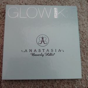ANASTASIA GLOWKIT-GLEAM PALLETE
